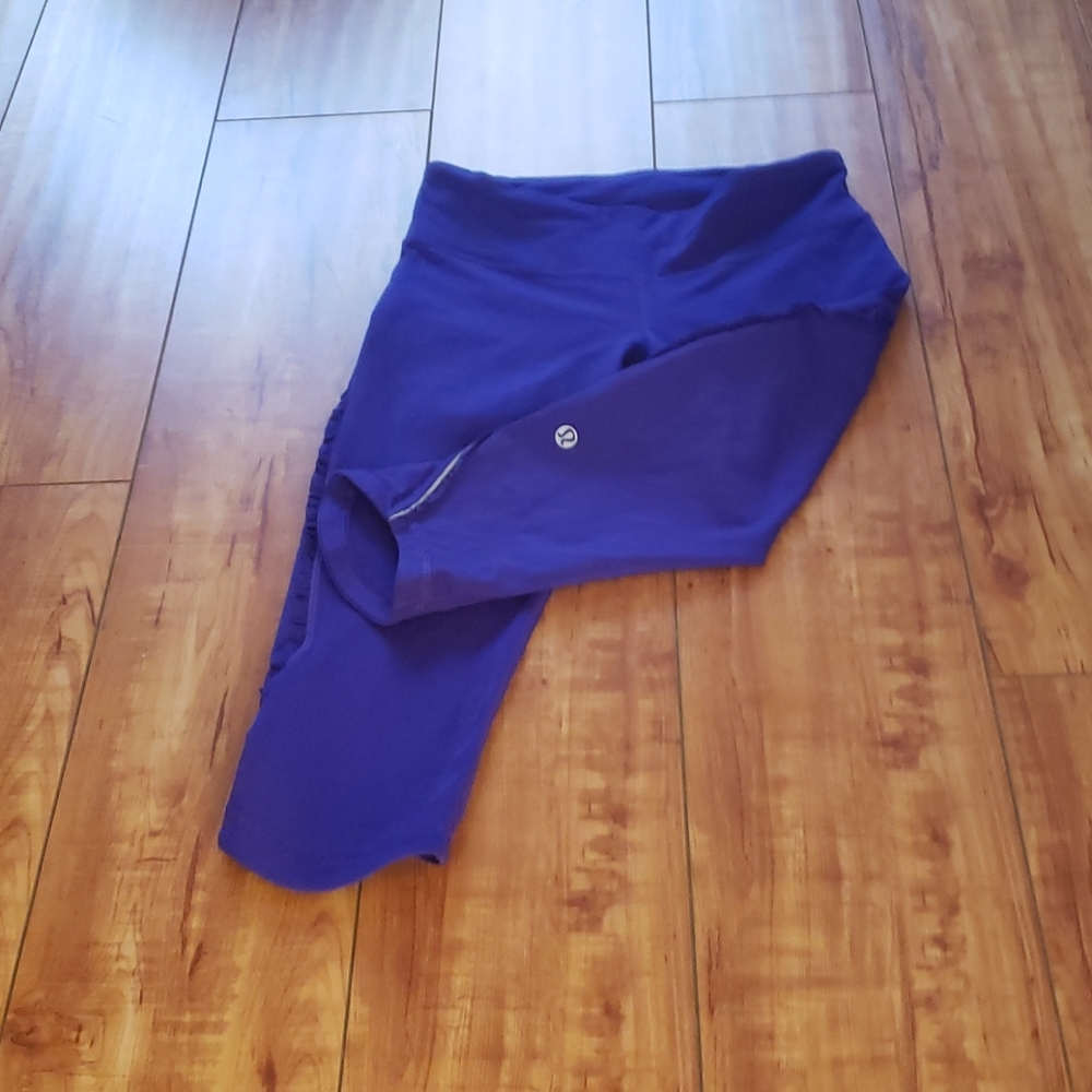 Lululemon Purple Fast & Free Ruffle Crop Capris - Picture 2 of 5